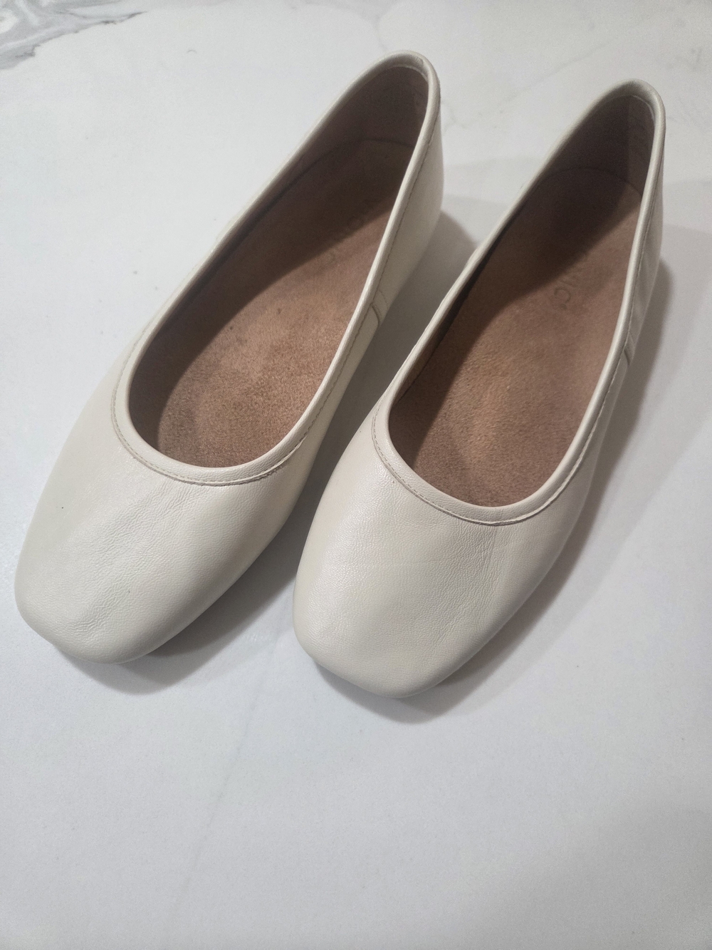 Vionic Cream Leather Ballet Flats